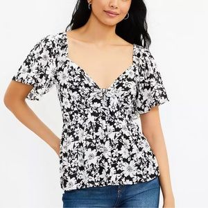 Beautiful flowy NWT Loft blouse